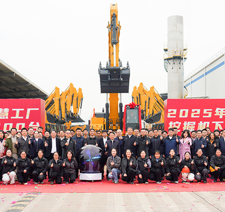 挖掘机事业部：柳州常州基地双双跨越产量“新高地”